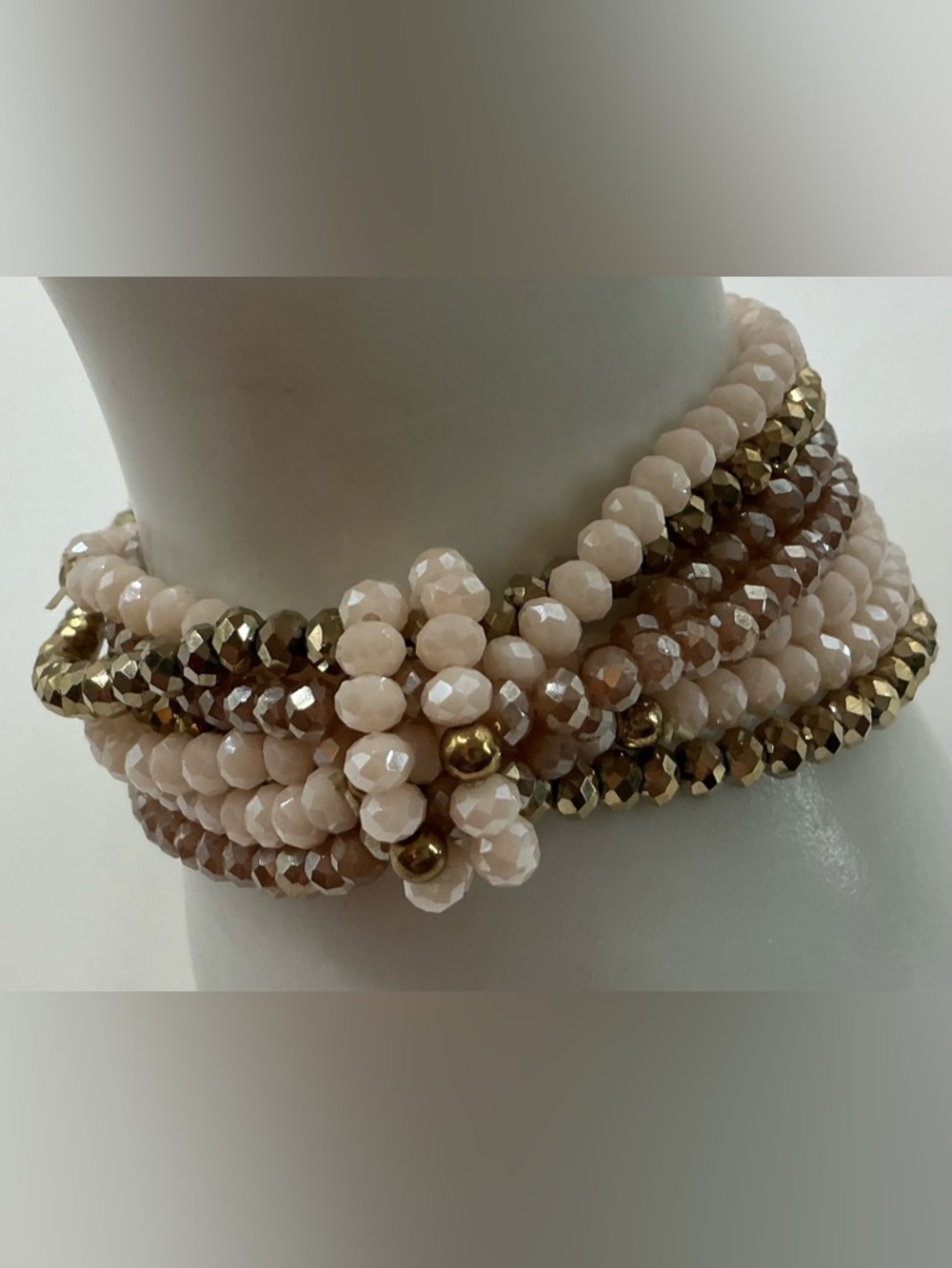 JULES B MILTI STRAND PEACH AND GOLD BEADED BRACELET